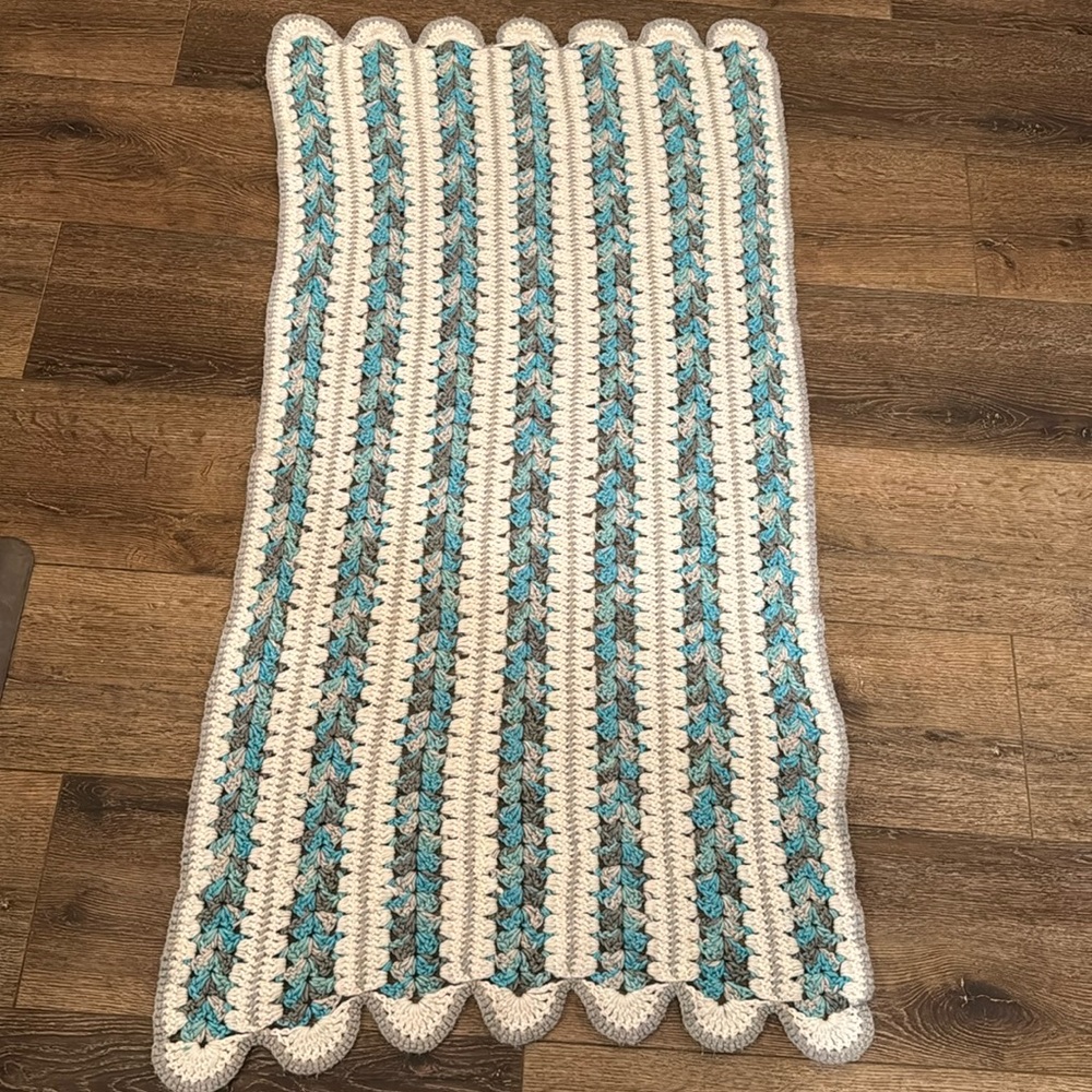 Crocheted blanket‎ 52X27